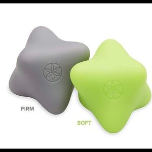 Gaiam Restore Massage Knob 2 Pack (Soft/Firm) Unisex Men Women Workout Tools